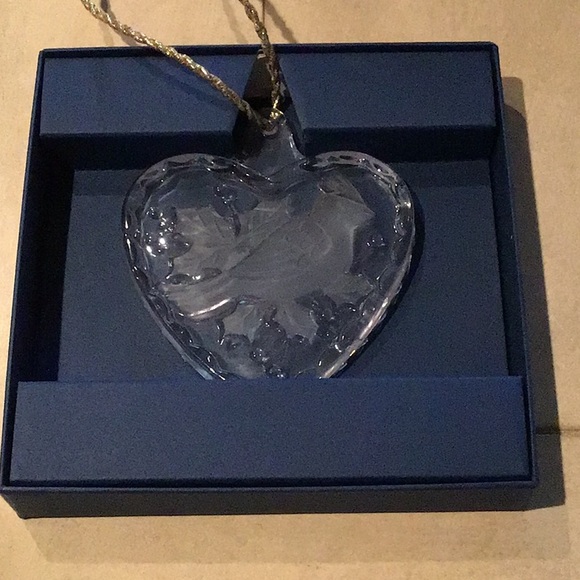 Mikasa Heart Shape Cardinal Ornament - Picture 2 of 5